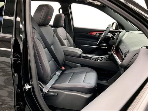 Used 2025 Chevrolet Traverse Z71 AWD/4WD image 8