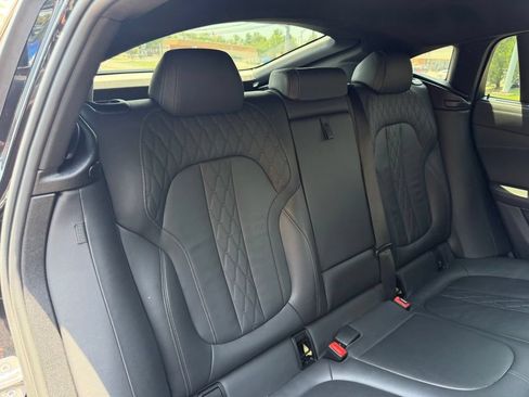 Used 2022 BMW X6 M50i w/ Premium Enhanced Package AWD/4WD image 17