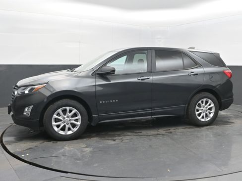 Used 2020 Chevrolet Equinox LS w/ LS Convenience Package image 4