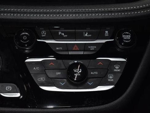 New 2026 Chrysler Pacifica Select image 17