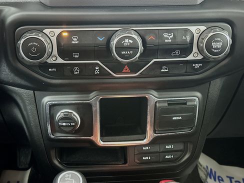 Used 2023 Jeep Wrangler Willys image 15