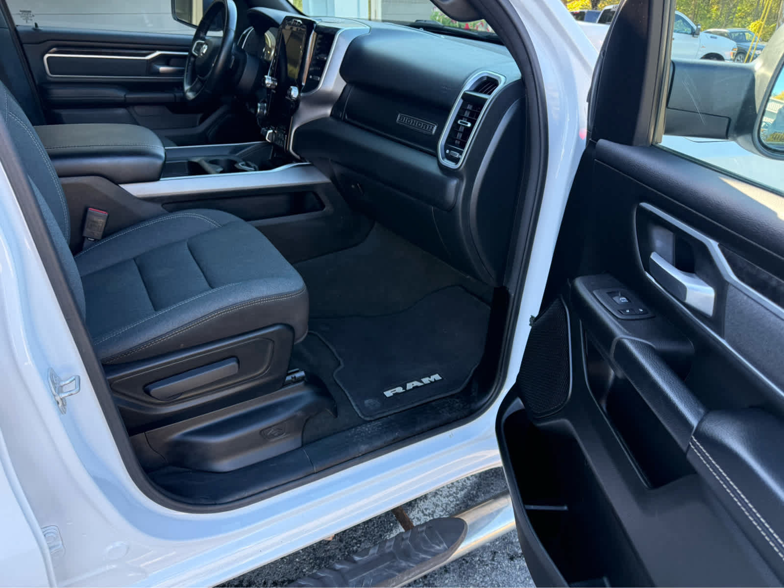 Used 2023 RAM 1500 Big Horn AWD/4WD image 16