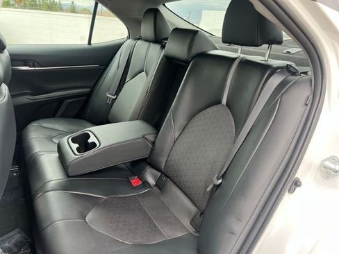 Used 2022 Toyota Camry XSE image 18