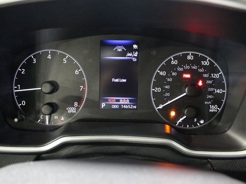 Used 2024 Toyota Corolla SE image 32