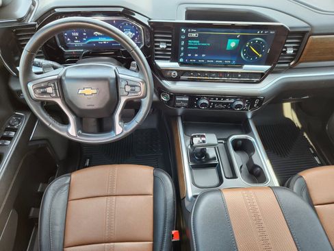 Used 2024 Chevrolet Silverado 1500 High Country w/ Technology Package image 10