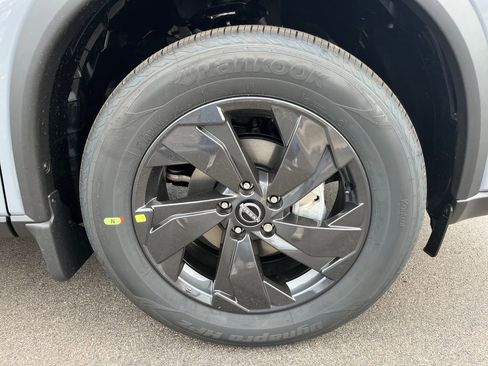 New 2026 Nissan Rogue SV w/ Cold Weather Package AWD/4WD image 11