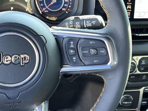 Used 2024 Jeep Wrangler Unlimited Sahara w/ Technology Group AWD/4WD image 28