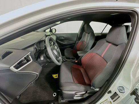 Used 2025 Toyota Corolla SE image 21