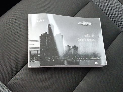 Used 2022 Chevrolet TrailBlazer LT w/ Convenience Package image 26