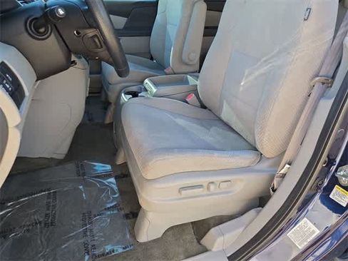 Used 2016 Honda Odyssey SE image 16
