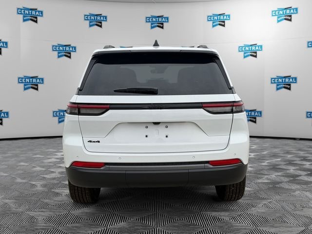 New 2026 Jeep Grand Cherokee Altitude AWD/4WD image 4