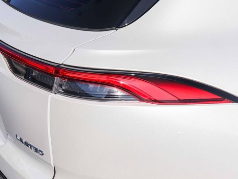 Certified 2025 Toyota Crown Signia w/ Advanced Technology Package AWD/4WD image 8