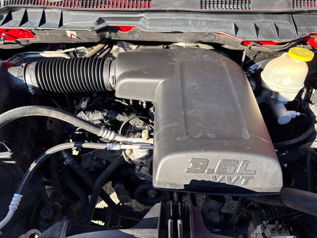 Used 2017 RAM 1500 Classic SLT RWD image 5