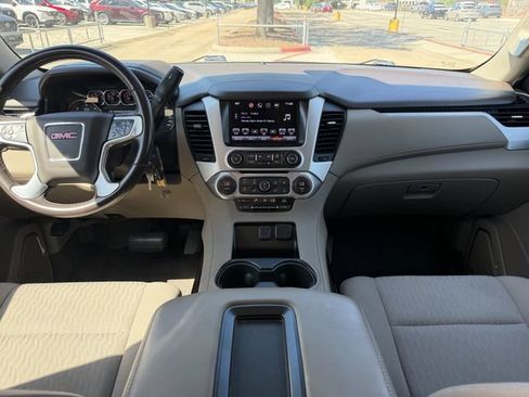 Used 2016 GMC Yukon XL SLE w/ Convenience Package RWD image 25