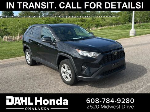 Used 2021 Toyota RAV4 XLE AWD/4WD image 1