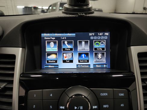 Used 2013 Chevrolet Cruze LT image 2