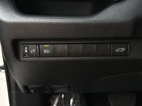 Used 2024 Toyota RAV4 XLE w/ Convenience Package FWD image 21