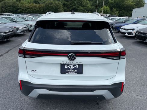 Used 2025 Volkswagen Tiguan S FWD image 4