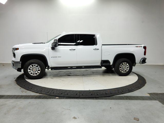 Used 2025 Chevrolet Silverado 2500 LTZ w/ LTZ Convenience Package AWD/4WD image 5