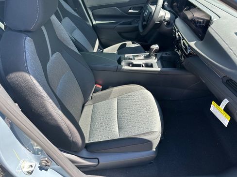 New 2026 Nissan Sentra SV w/ SV Convenience Package FWD image 11