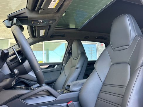 New 2026 Porsche Cayenne GTS AWD/4WD image 5