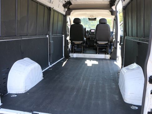 Used 2025 RAM ProMaster 2500 w/ Convenience Group FWD image 22