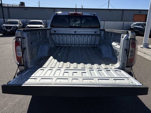 Used 2018 GMC Canyon SLT w/ Trailering Package image 28