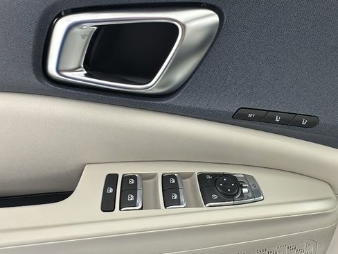 New 2026 Kia Carnival EX FWD image 22
