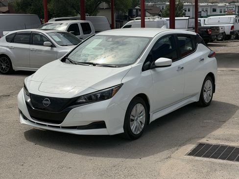 Used 2024 Nissan Leaf S FWD image 2