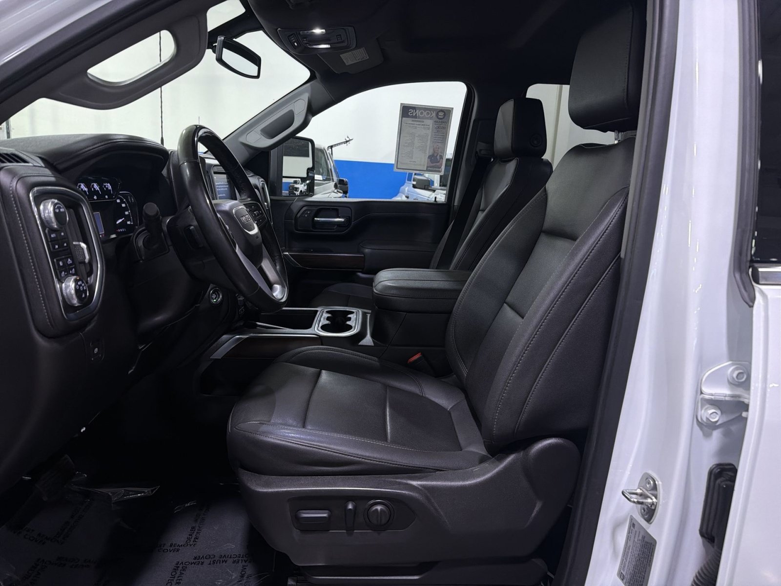 Used 2023 GMC Sierra 3500 SLT w/ SLT Premium Package AWD/4WD image 22