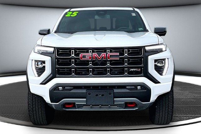 Used 2025 GMC Canyon AT4 w/ Technology Plus Package AWD/4WD image 2