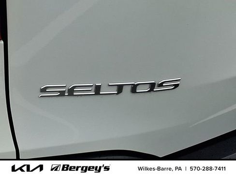 Certified 2024 Kia Seltos EX image 11