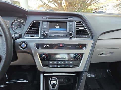 Used 2016 Hyundai Sonata SE FWD image 16