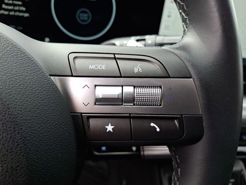 Used 2025 Hyundai Kona SEL image 23