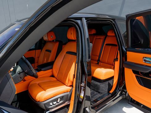 Used 2021 Rolls-Royce Cullinan AWD/4WD image 43