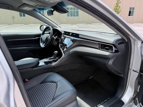 Used 2020 Toyota Camry SE FWD image 20