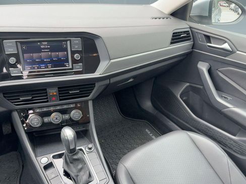 Used 2020 Volkswagen Jetta SE image 23