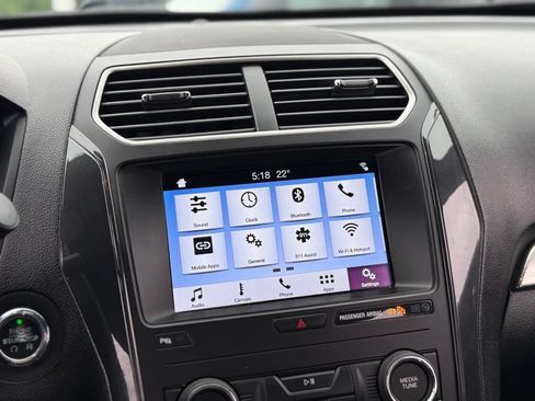 Used 2019 Ford Explorer XLT AWD/4WD image 21
