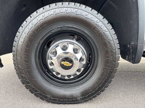 Used 2021 Chevrolet Silverado 3500 LT w/ Snow Plow Prep Package AWD/4WD image 15