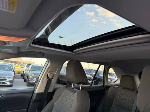 Used 2021 Toyota RAV4 XLE w/ Convenience Package image 21