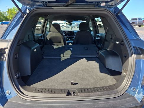 Used 2025 Chevrolet Equinox LT w/ Safety and Technology Package FWD image 9