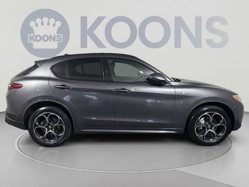 Used 2023 Alfa Romeo Stelvio Ti AWD/4WD image 8