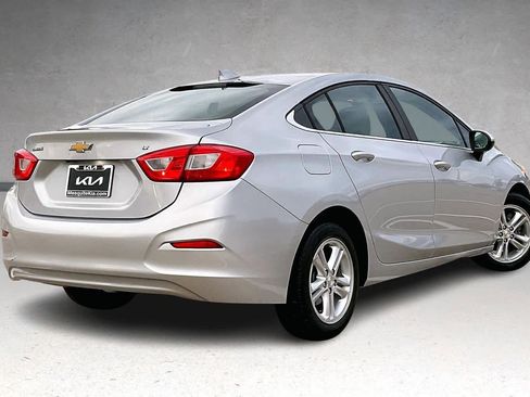 Used 2017 Chevrolet Cruze LT image 22