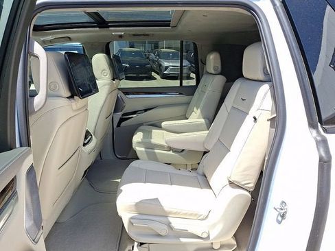 New 2026 Cadillac Escalade ESV Platinum Sport w/ LPO, ONYX Package AWD/4WD image 7