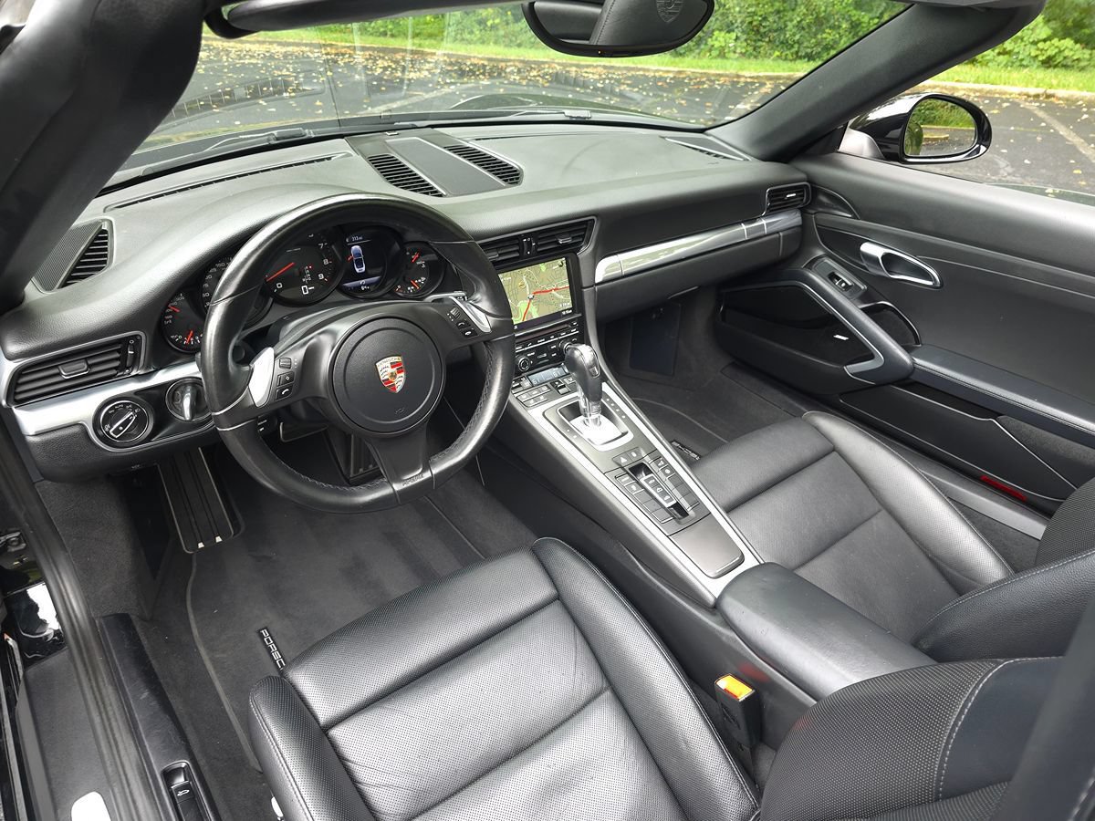 Used 2015 Porsche 911 Carrera RWD image 2