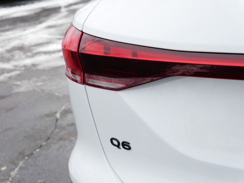 Used 2025 Audi Q6 e-tron Premium Plus w/ Premium Plus image 17
