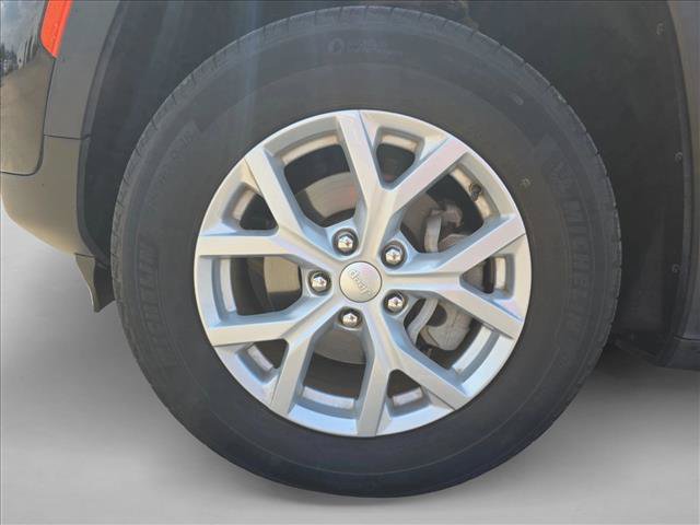 Used 2023 Jeep Grand Cherokee Limited RWD image 24