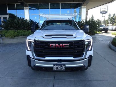 New 2026 GMC Sierra 2500 Pro w/ Convenience Package
