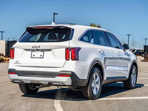 New 2026 Kia Sorento LX FWD image 4