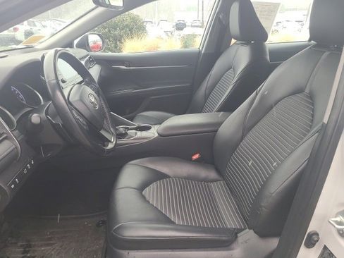 Used 2023 Toyota Camry SE image 16